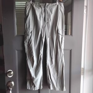 Gap Women's Gray Cargo Pants Size M Y2k 90's Baggy Short Petite Length
